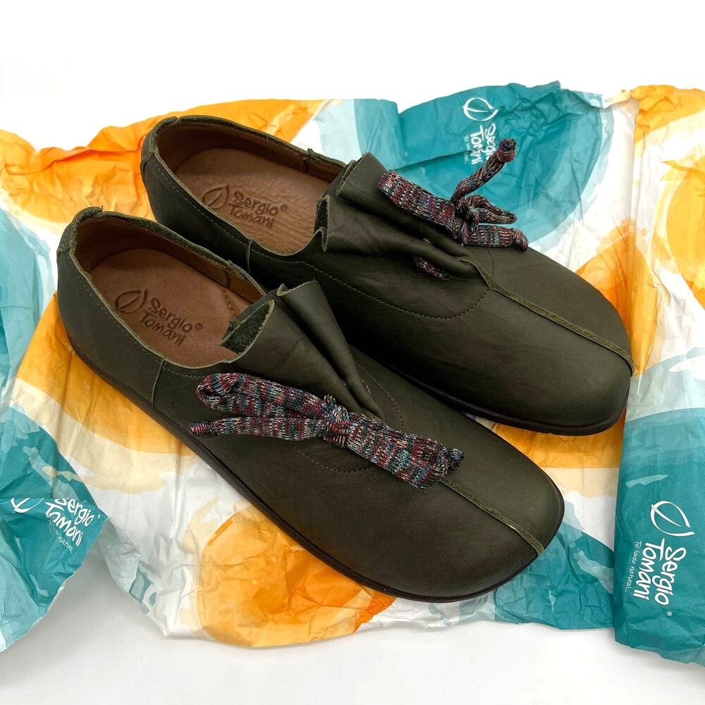 Sergio Tomani Leather Slip-On Shoes Womens Size 7.5US / 38EU Green Color